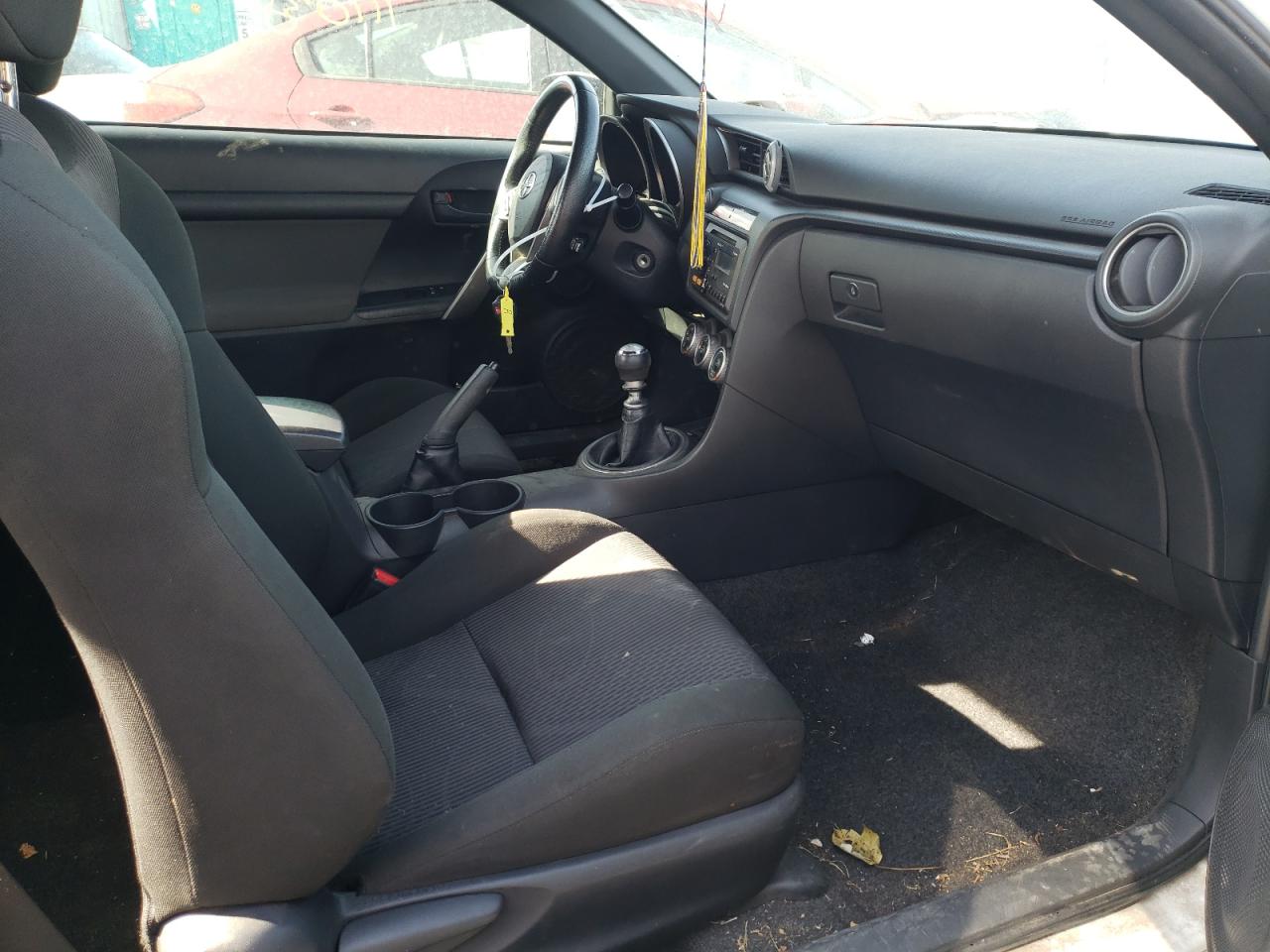 Photo 5 from auction – 2013 TOYOTA SCION TC with VIN JTKJF5C79D3055147