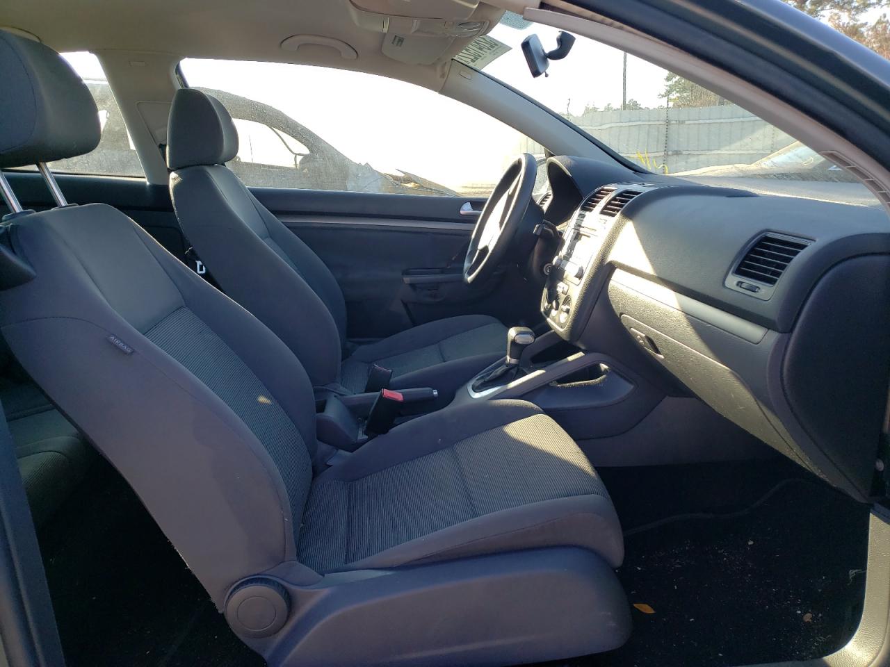 Photo 5 from auction – 2007 VOLKSWAGEN RABBIT with VIN WVWBR71KX7W203850