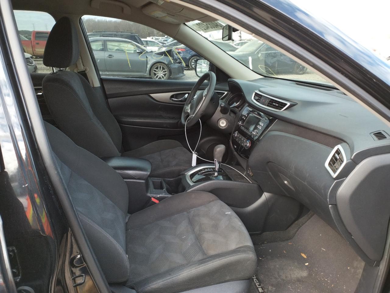 Photo 5 from auction – 2016 NISSAN ROGUE S with VIN KNMAT2MV2GP602249