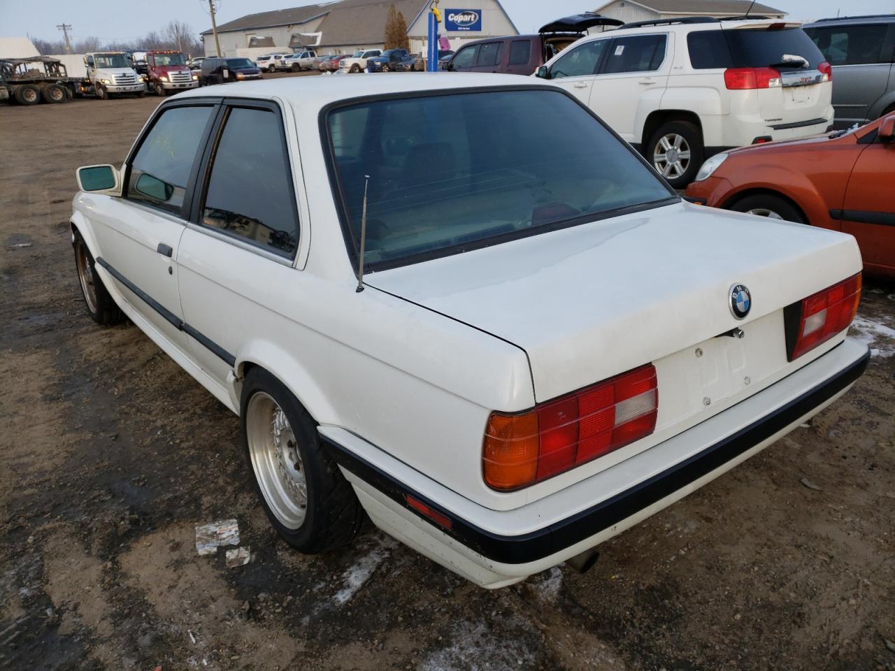 Photo 3 from auction – 1990 BMW 325 I with VIN WBAAA1318LAE58847