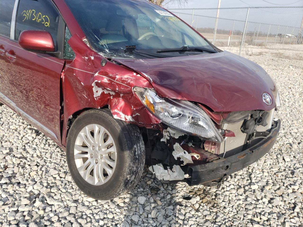 Photo 9 from auction – 2013 TOYOTA SIENNA with VIN 5TDYK3DC1DS320160