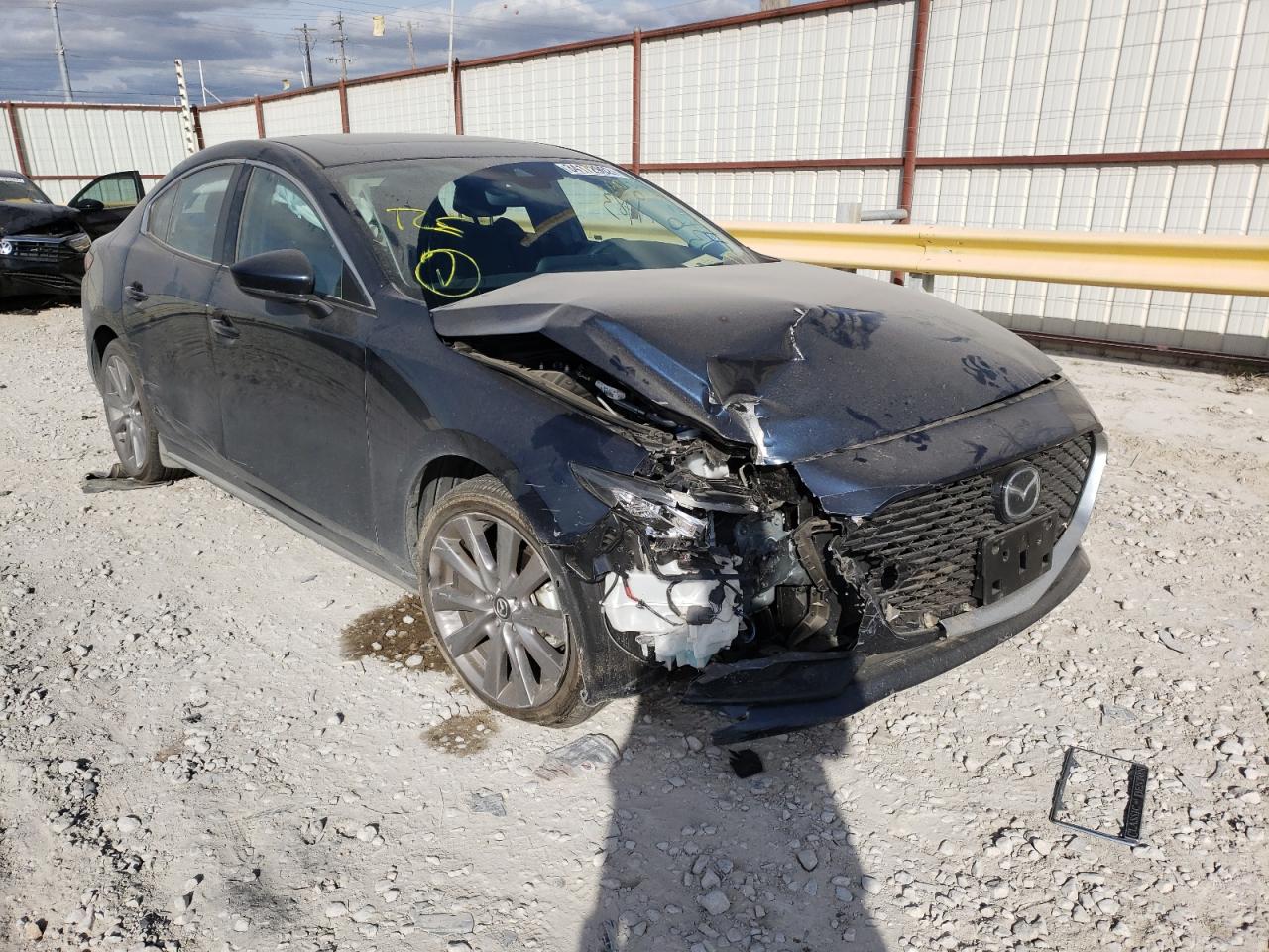 MAZDA 3 PREFERRE 2021 with VIN 3MZBPACLXMM250720 - Photo from auction