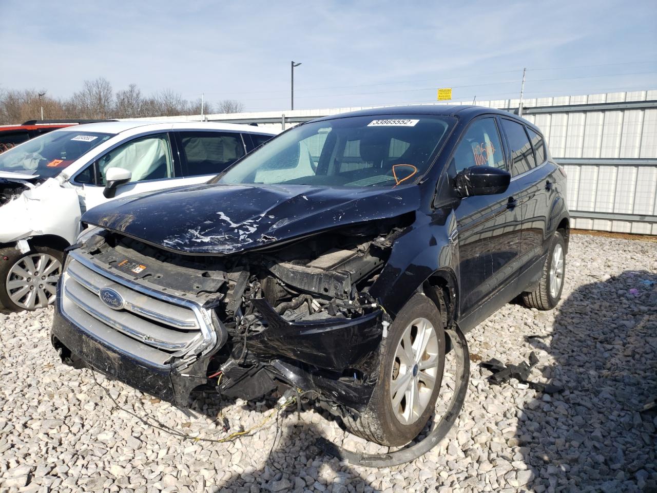 Photo 2 from auction – 2019 FORD ESCAPE SE with VIN 1FMCU9GD6KUA42453