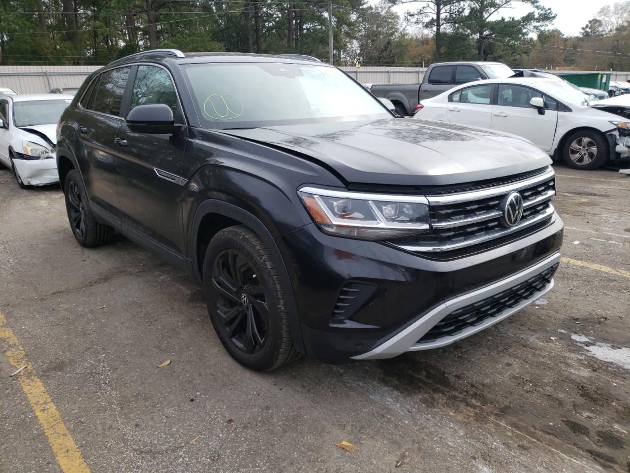 VOLKSWAGEN ATLAS CROS 2021 with VIN 1V2EE2CA3MC228228 - Photo from auction