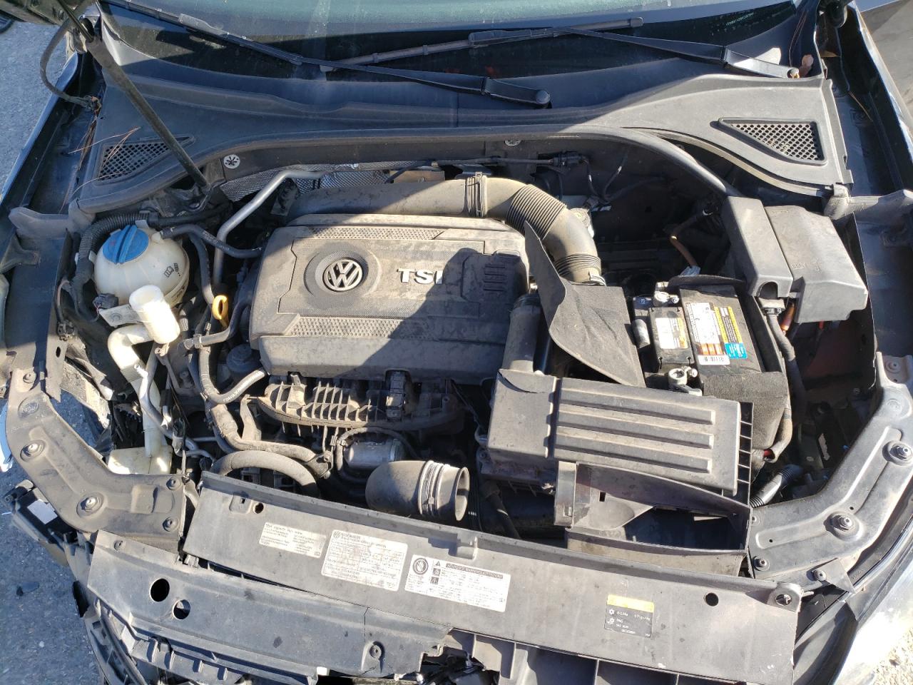 Photo 7 from auction – 2015 VOLKSWAGEN PASSAT SE with VIN 1VWBS7A30FC067805