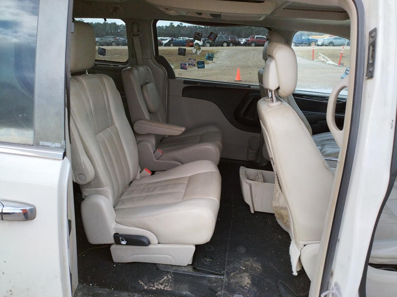 Photo 6 from auction – 2013 CHRYSLER TOWN & COU with VIN 2C4RC1CG8DR709106