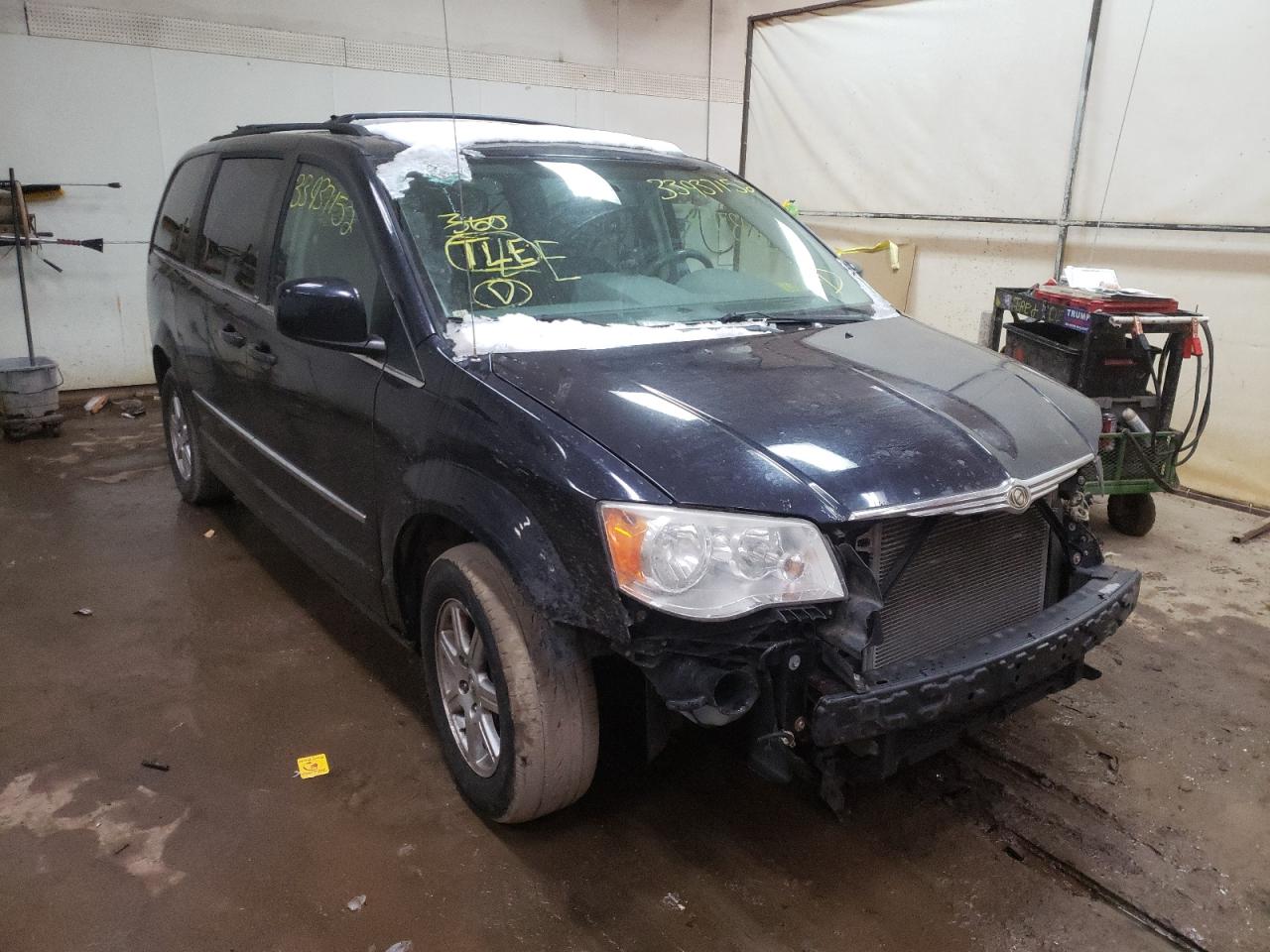 Photo 1 from auction – 2010 CHRYSLER TOWN & COU with VIN 2A4RR5D15AR183670