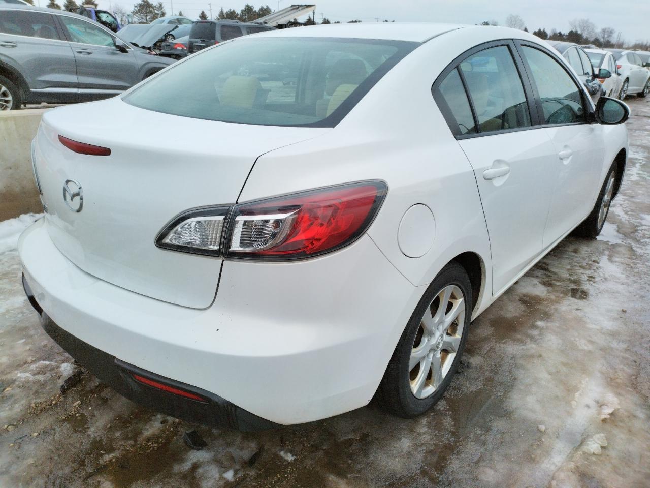 Photo 4 from auction – 2011 MAZDA 3 I with VIN JM1BL1VG8B1355734