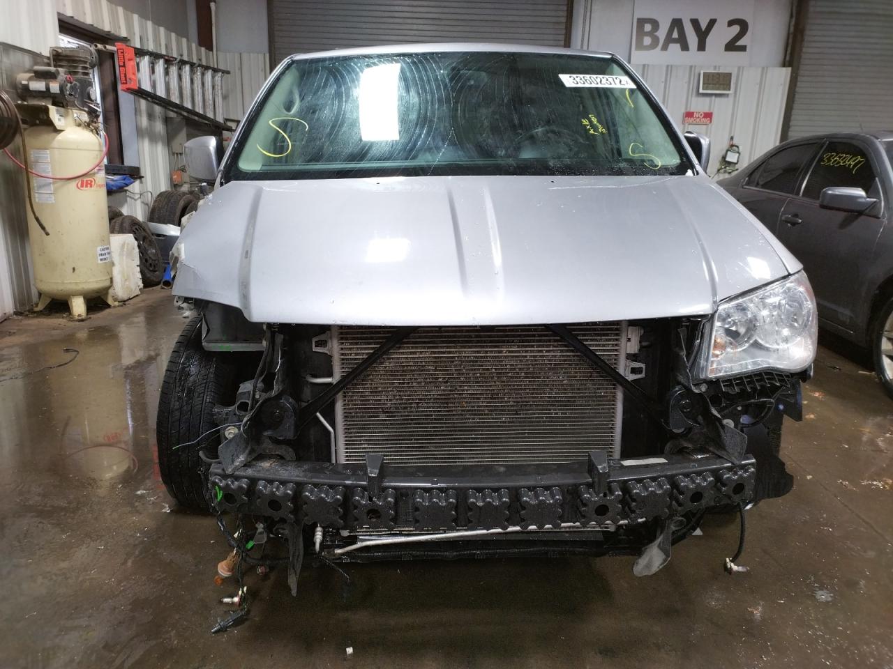 Photo 9 from auction – 2015 CHRYSLER TOWN & COU with VIN 2C4RC1BG2FR588237