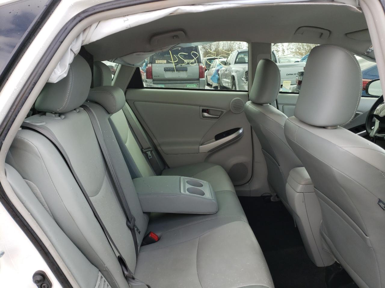 Photo 6 from auction – 2014 TOYOTA PRIUS with VIN JTDKN3DU4E0389659