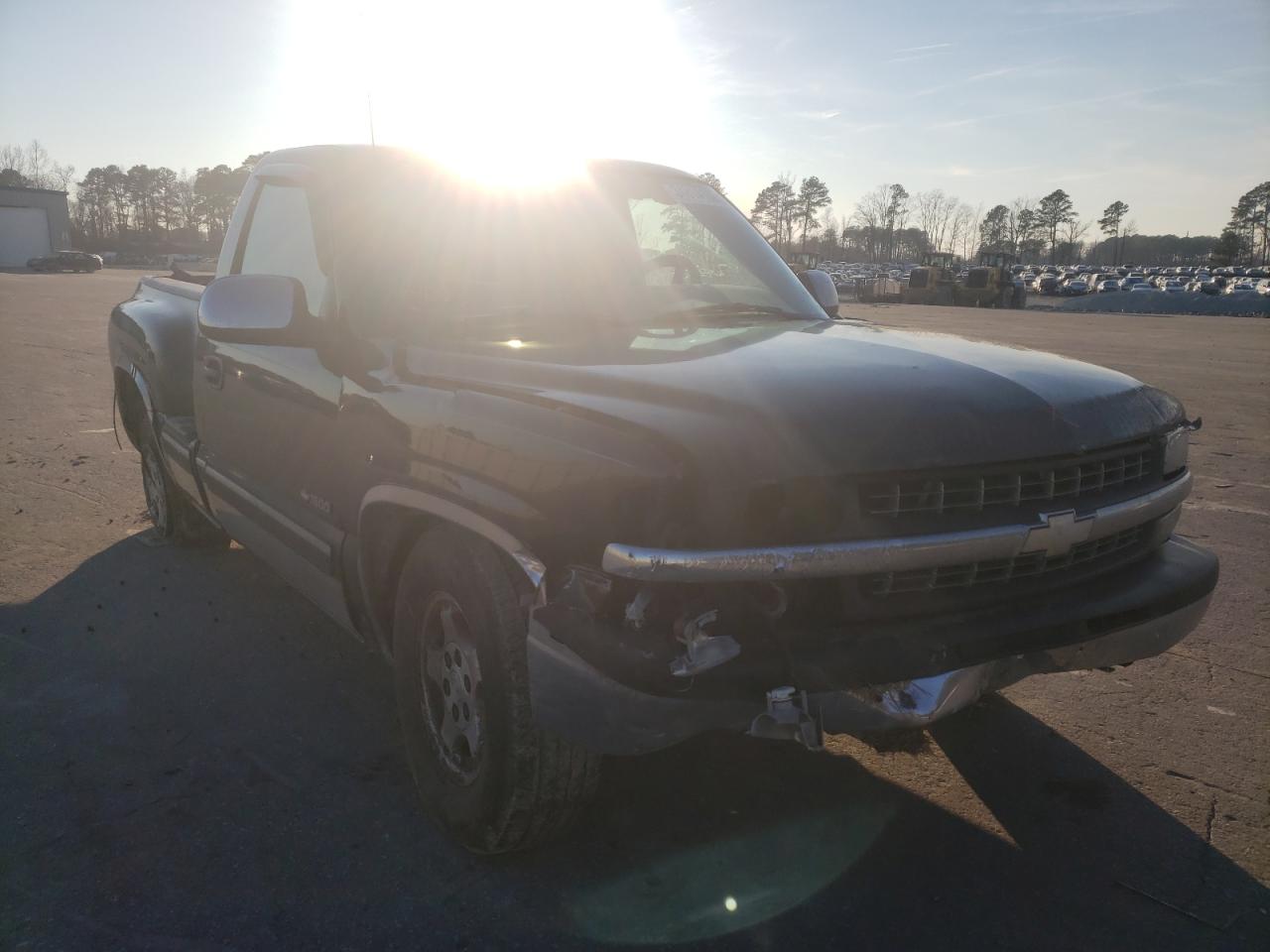 CHEVROLET SILVERADO 2002 with VIN 1GCEC14T02Z199136 - Photo from auction