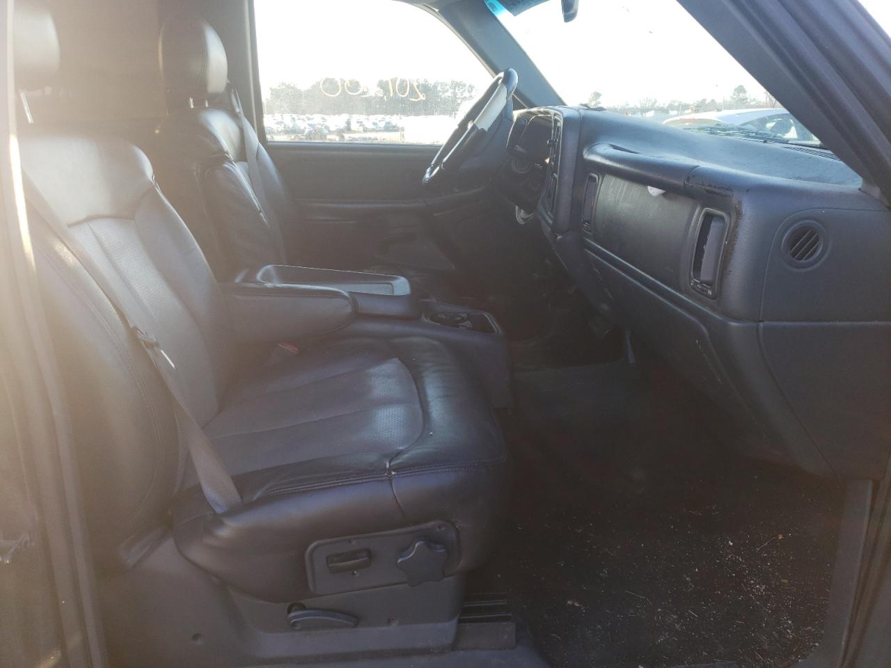 Photo 5 from auction – 2002 CHEVROLET SILVERADO with VIN 1GCEC14T02Z199136