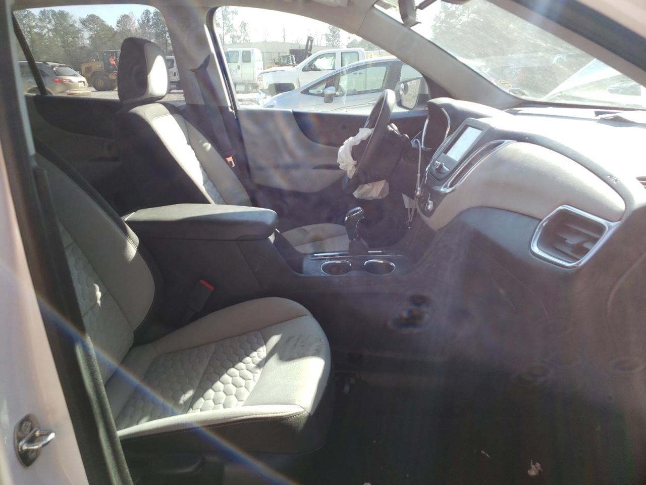 Photo 5 from auction – 2019 CHEVROLET EQUINOX LS with VIN 2GNAXHEV5K6218178