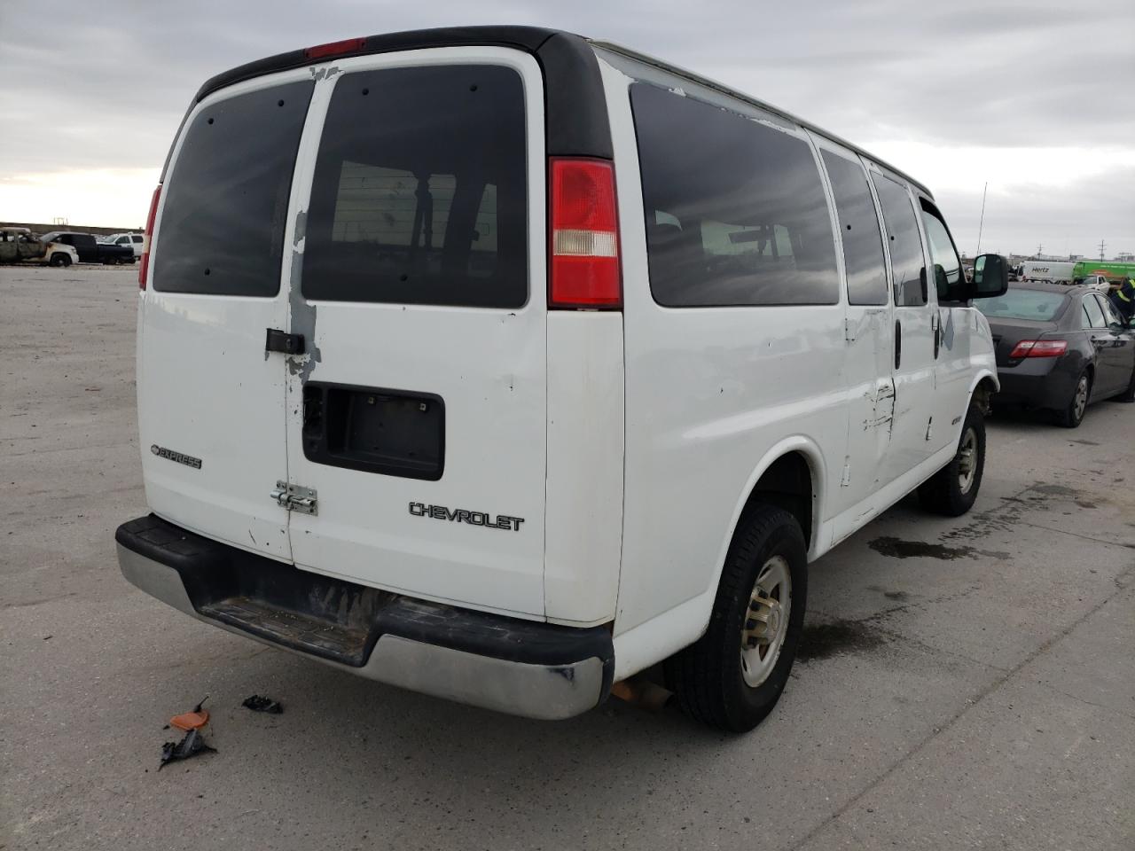 Photo 4 from auction – 2003 CHEVROLET EXPRESS G3 with VIN 1GAHG35U331143897