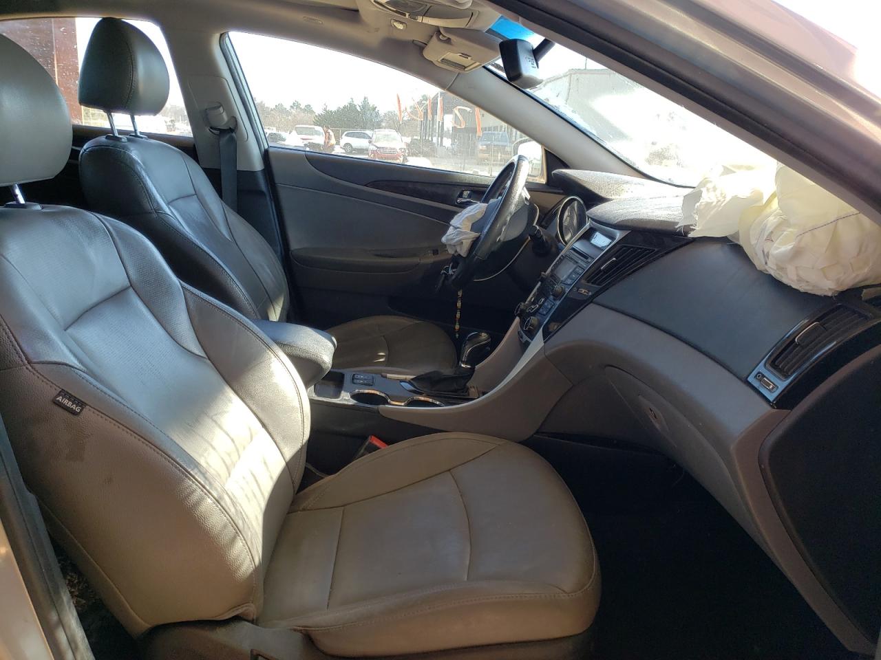 Photo 5 from auction – 2012 HYUNDAI SONATA SE with VIN 5NPEC4AC9CH430307