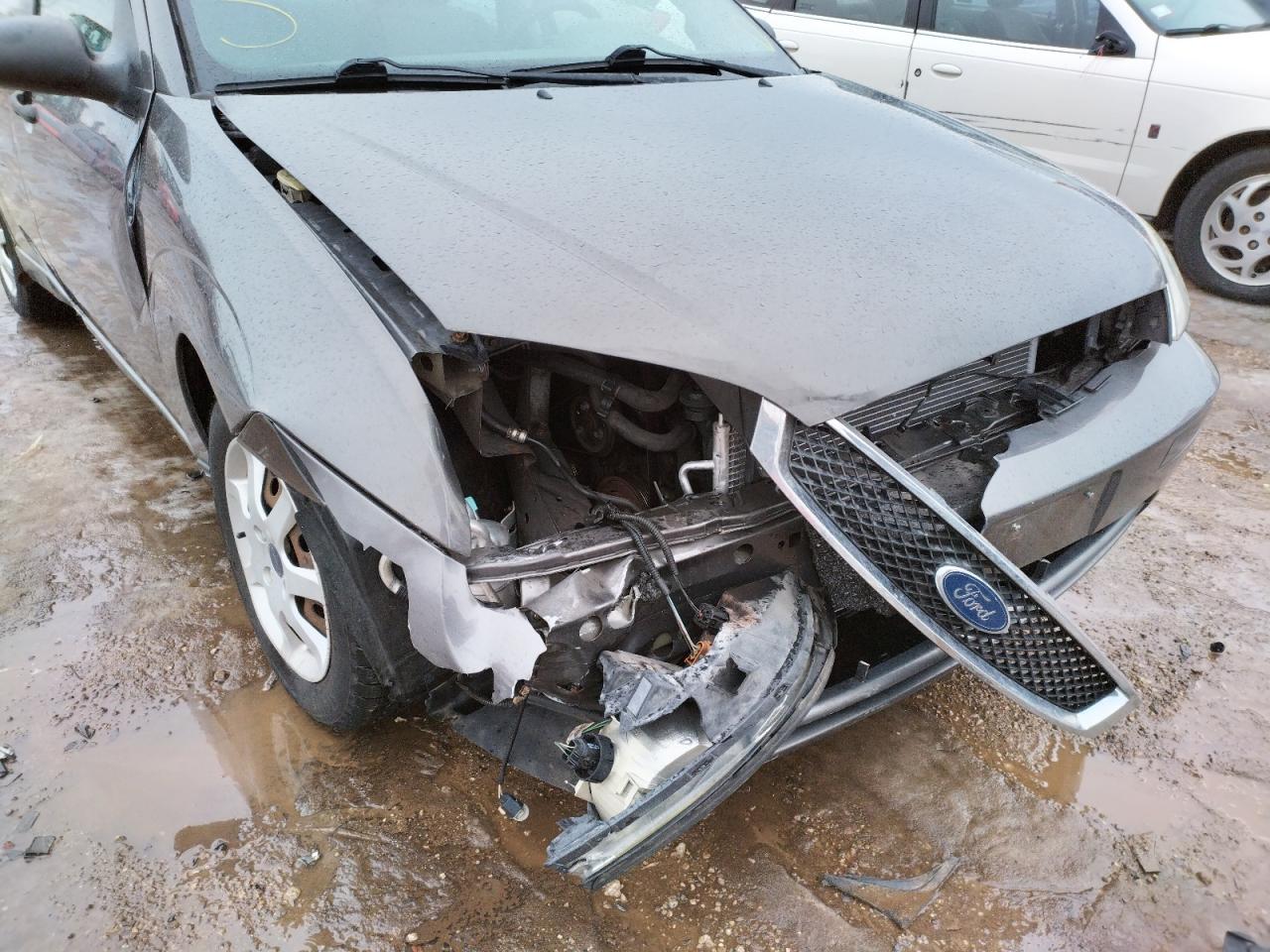 Photo 9 from auction – 2005 FORD FOCUS ZX4 with VIN 1FAFP34N75W285058