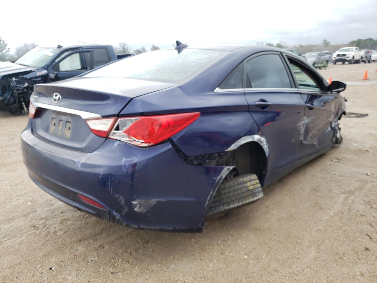 Photo 4 from auction – 2011 HYUNDAI SONATA GLS with VIN 5NPEB4AC9BH130770