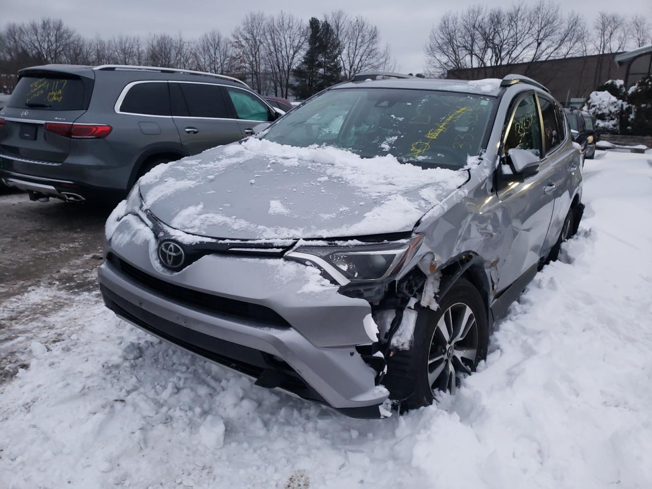 Photo 9 from auction – 2017 TOYOTA RAV4 XLE with VIN 2T3RFREV5HW668866