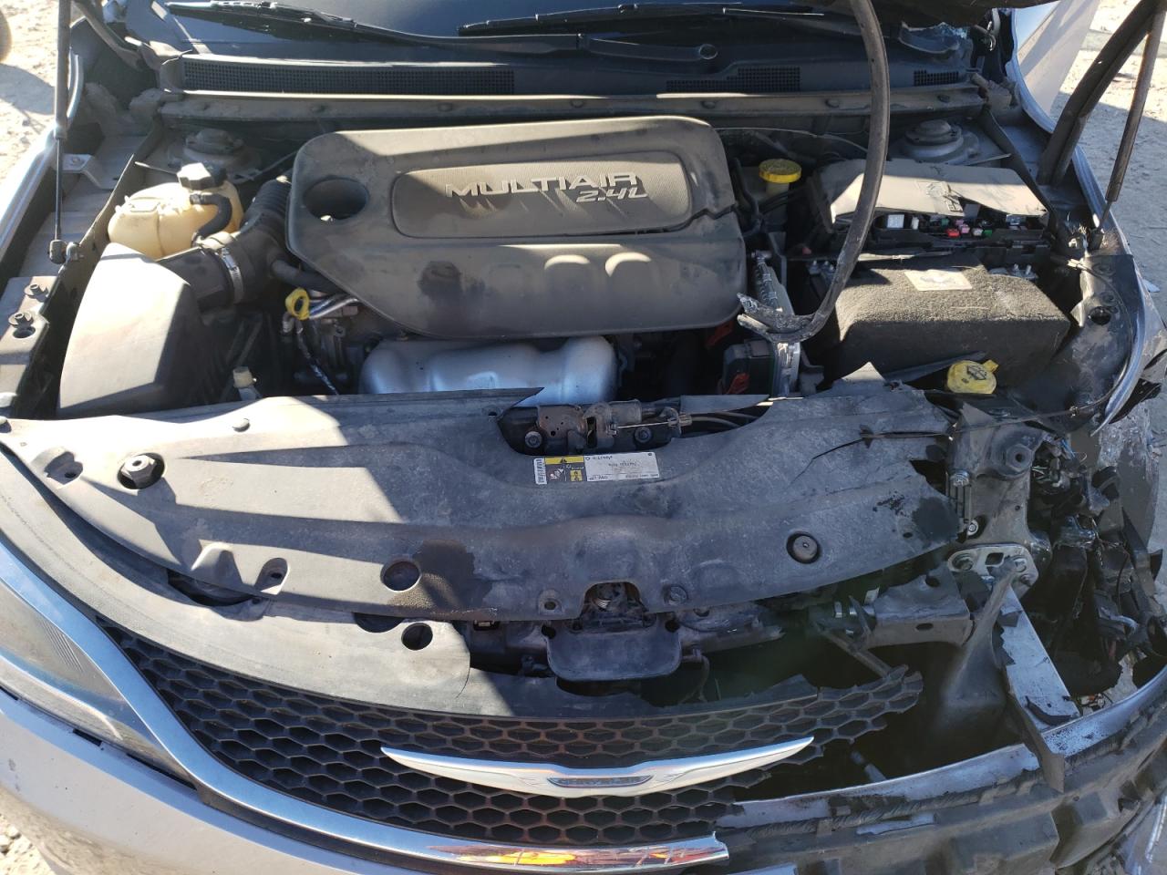 Photo 7 from auction – 2015 CHRYSLER 200 LIMITE with VIN 1C3CCCAB4FN503228