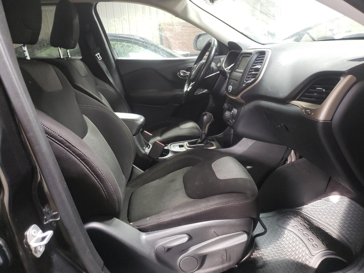 Photo 5 from auction – 2016 JEEP CHEROKEE S with VIN 1C4PJLAB4GW325402