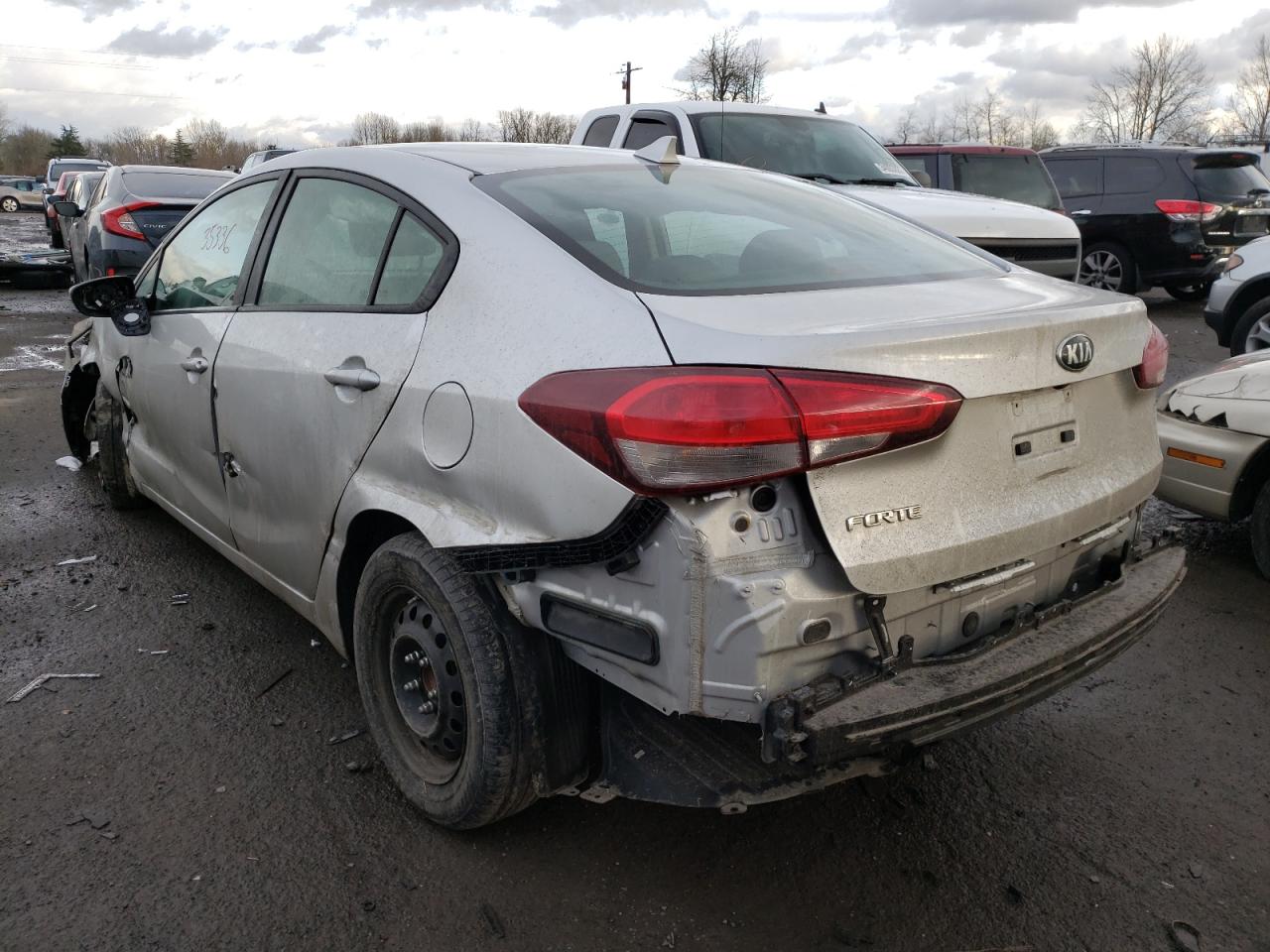 Photo 3 from auction – 2018 KIA FORTE LX with VIN 3KPFK4A74JE262491