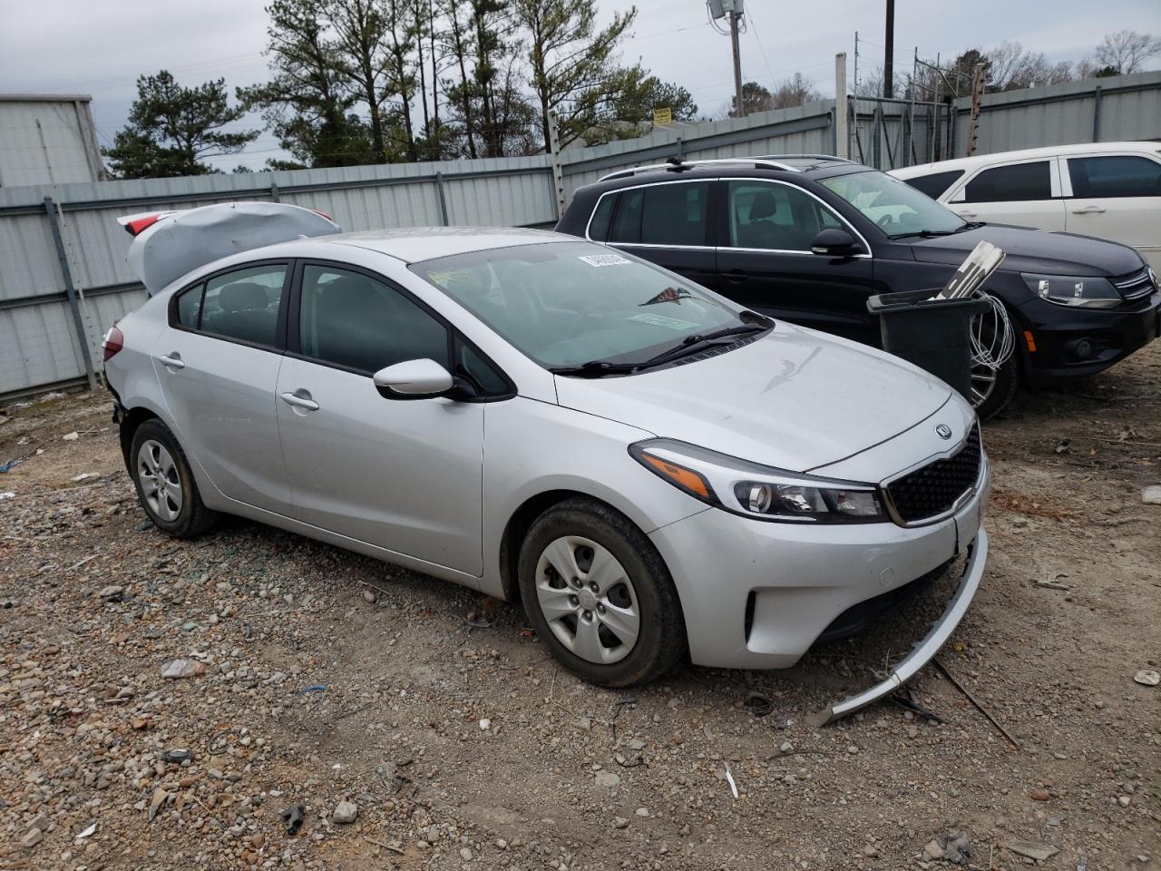 Photo 13 from auction – 2017 KIA FORTE LX with VIN 3KPFK4A72HE043992