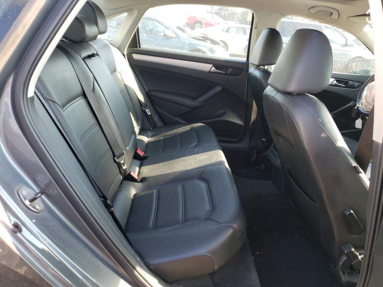 Photo 6 from auction – 2012 VOLKSWAGEN PASSAT SE with VIN 1VWBN7A33CC018293