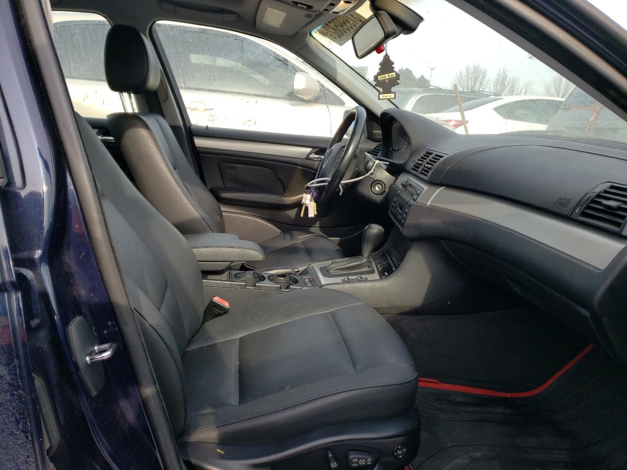 Photo 5 from auction – 2003 BMW 325 I with VIN WBAEV33473KL80354