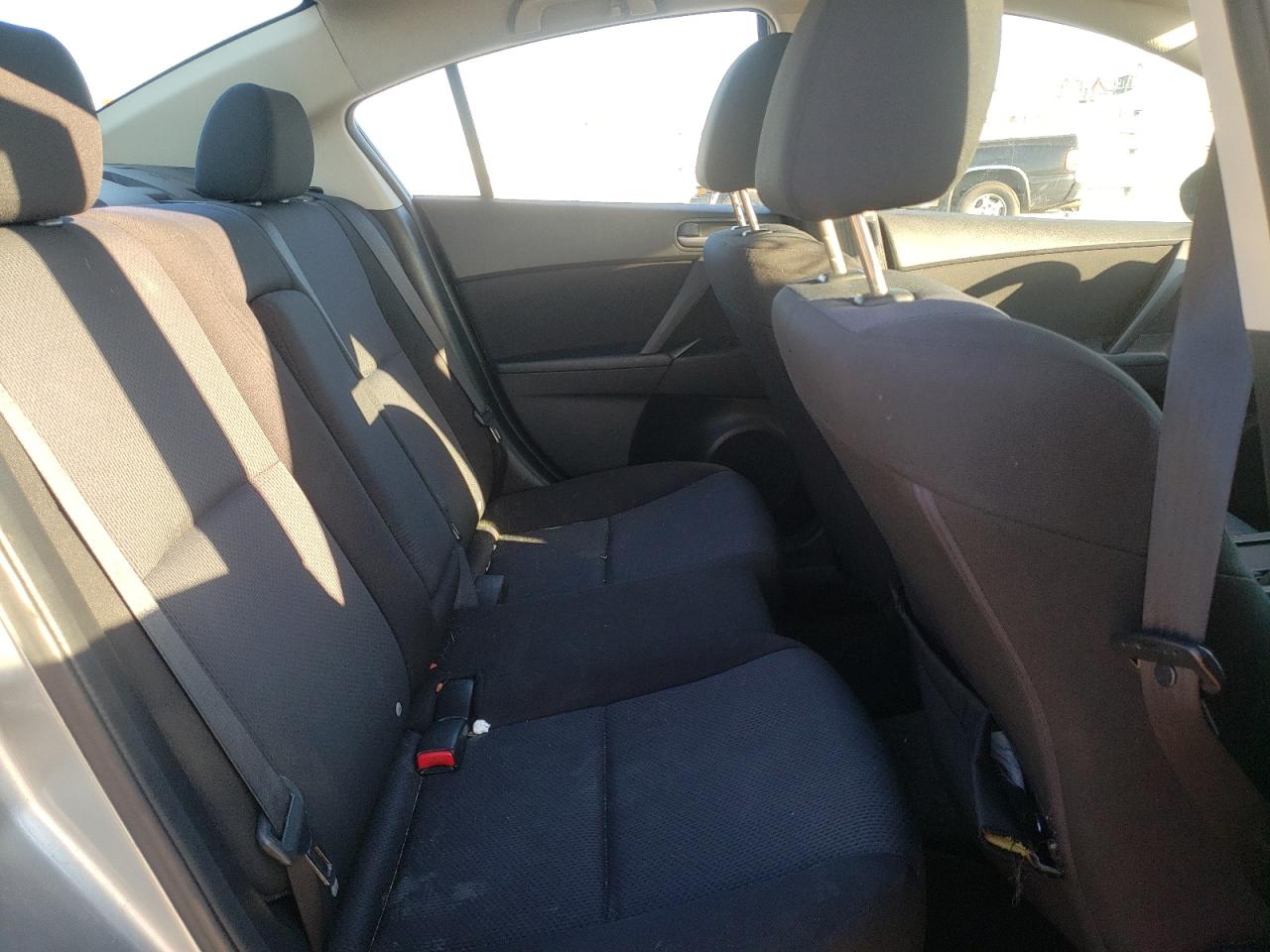 Photo 6 from auction – 2010 MAZDA 3 I with VIN JM1BL1SF1A1269739