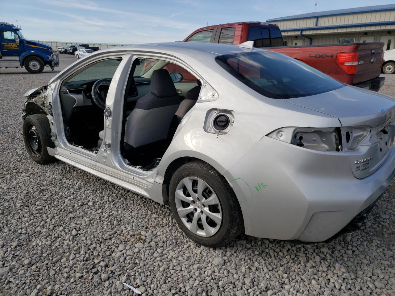Photo 3 from auction – 2020 TOYOTA COROLLA LE with VIN 5YFEPRAE4LP128543