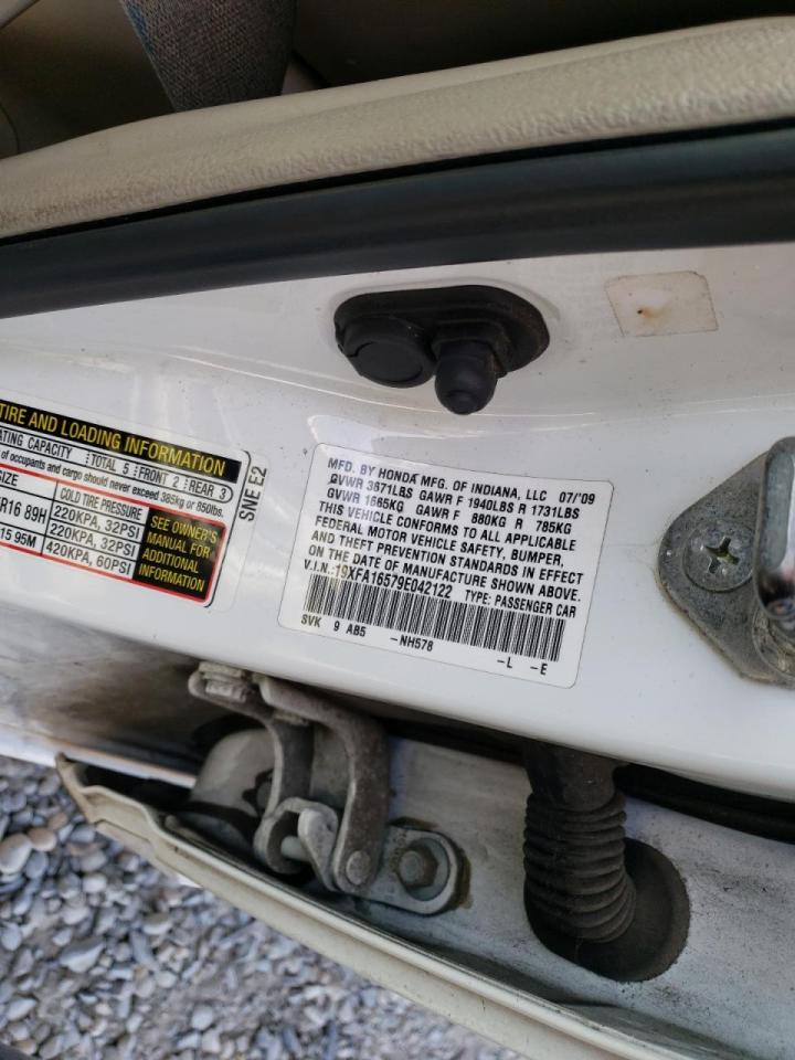 Photo 10 from auction – 2009 HONDA CIVIC LX with VIN 19XFA16579E042122