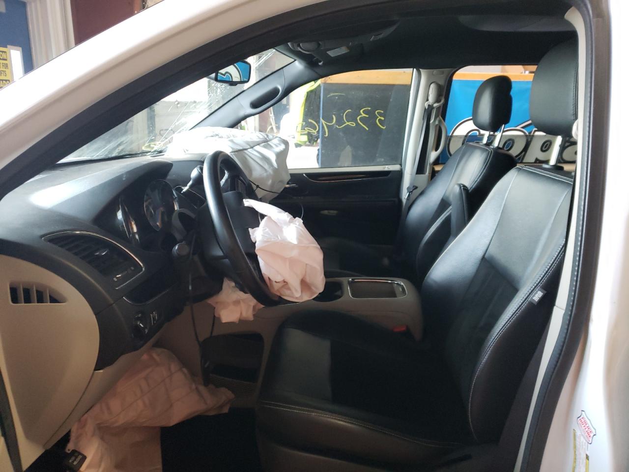 Photo 5 from auction – 2017 DODGE GRAND CARA with VIN 2C4RDGBG0HR695807