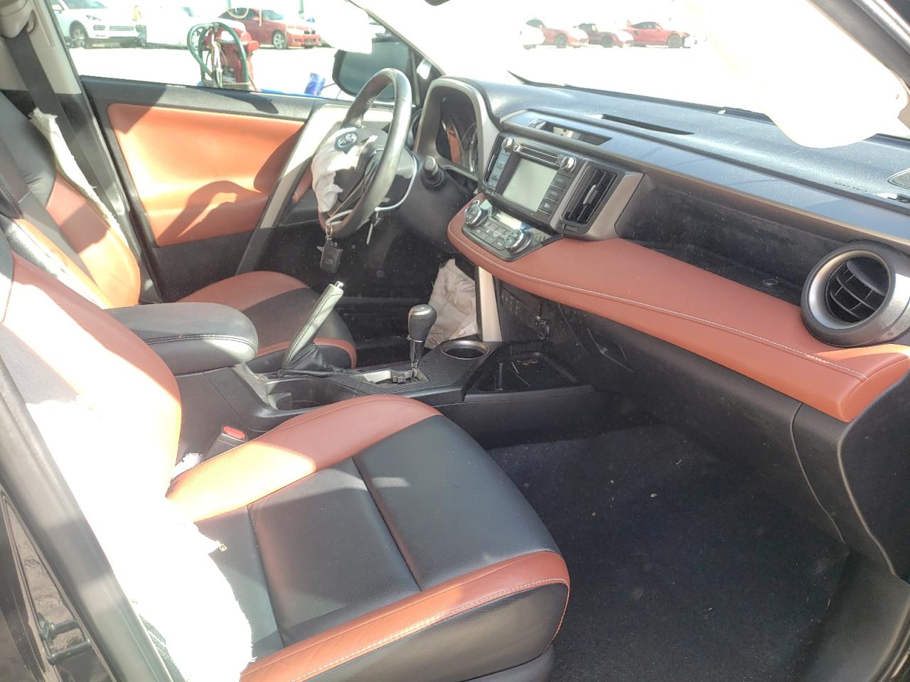 Photo 5 from auction – 2015 TOYOTA RAV4 LIMIT with VIN 2T3DFREV0FW370894