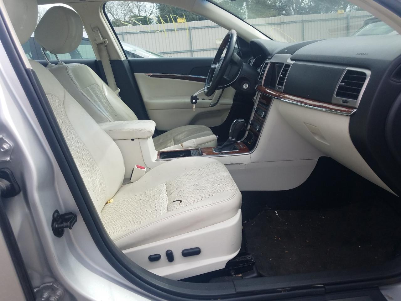 Photo 5 from auction – 2011 LINCOLN MKZ with VIN 3LNHL2GCXBR768184