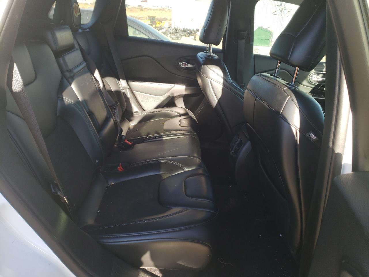Photo 6 from auction – 2019 JEEP CHEROKEE L with VIN 1C4PJLLBXKD175412