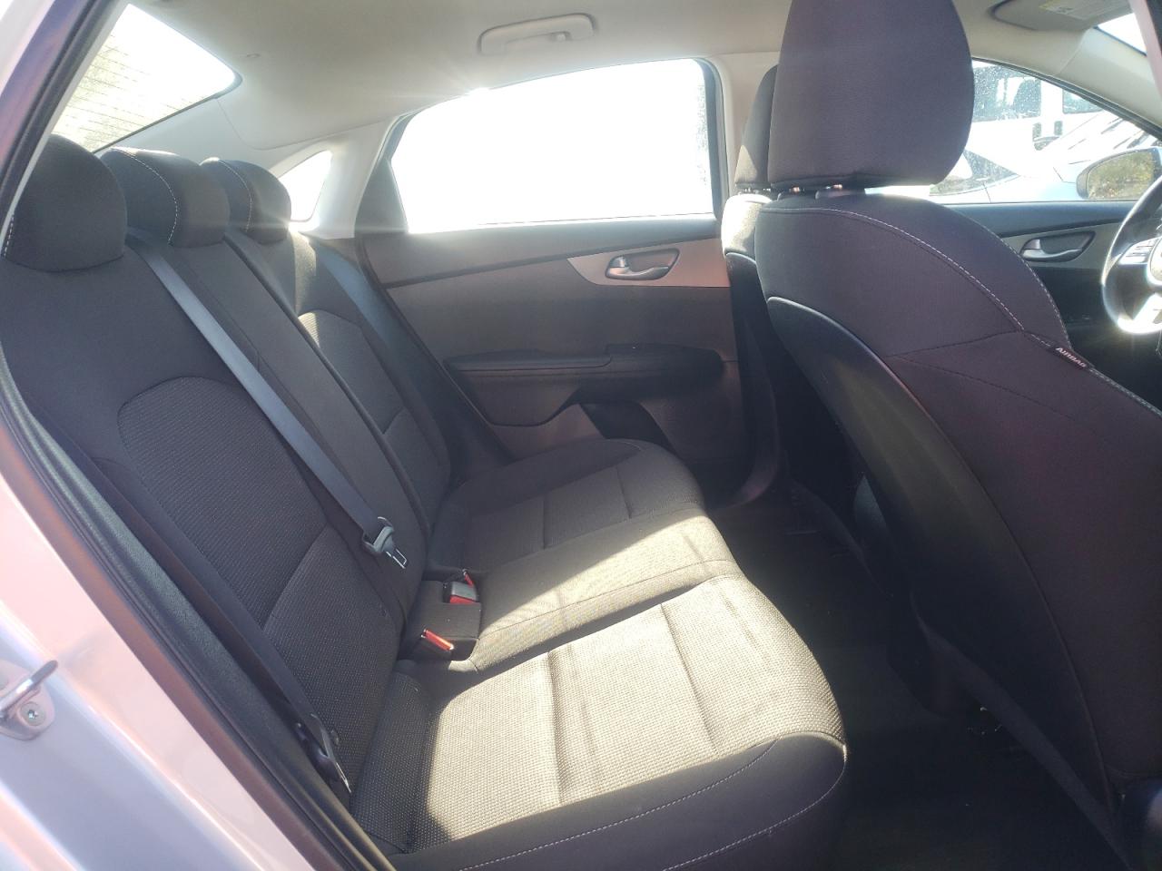 Photo 6 from auction – 2019 KIA FORTE FE with VIN 3KPF24AD8KE061460