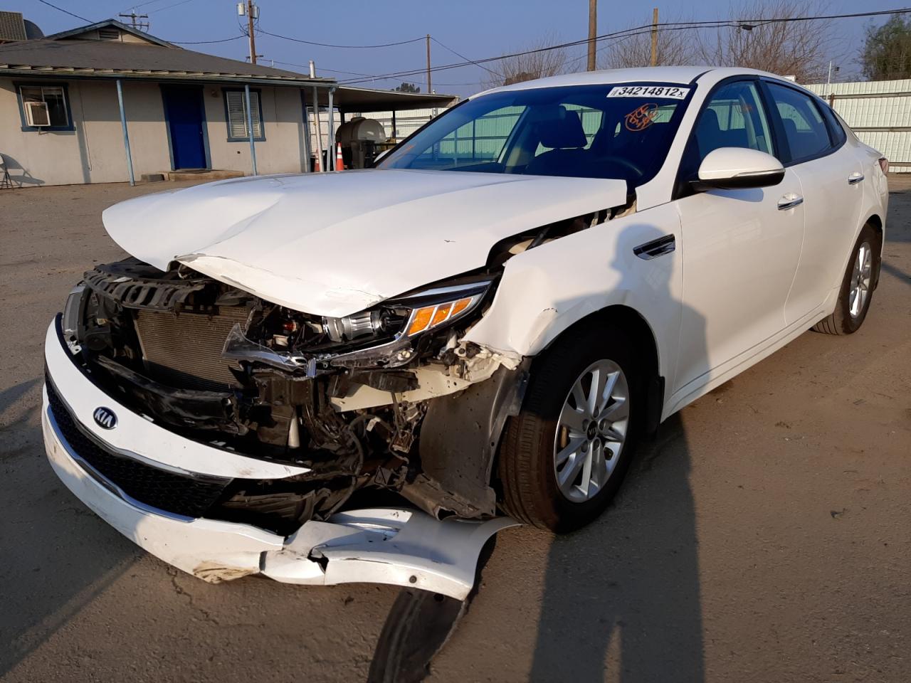 Photo 2 from auction – 2016 KIA OPTIMA LX with VIN KNAGT4L33G5076132