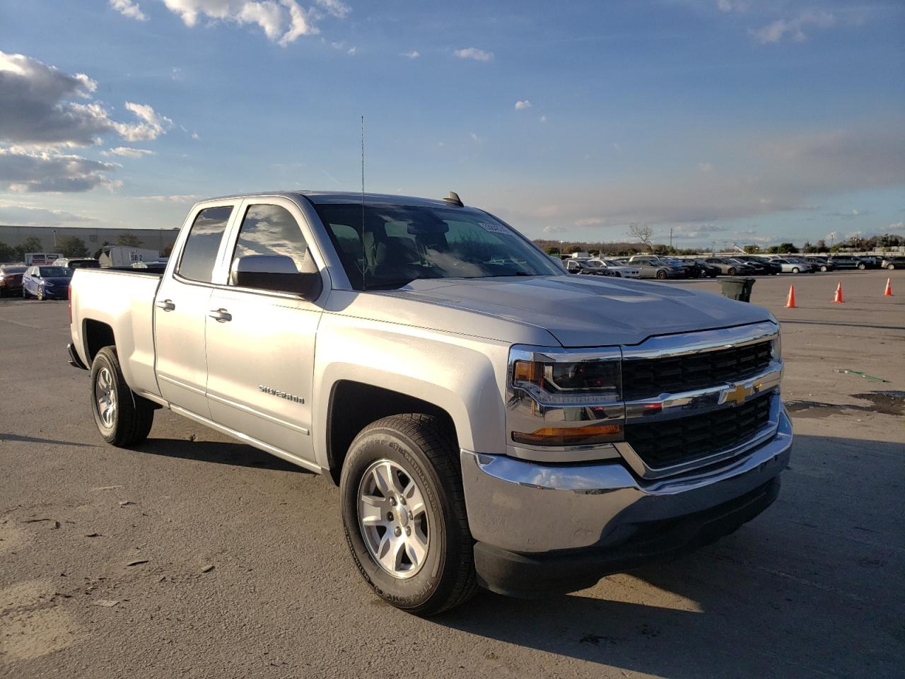 CHEVROLET SILVERADO 2019 with VIN 2GCRCPEC9K1142297 - Photo from auction