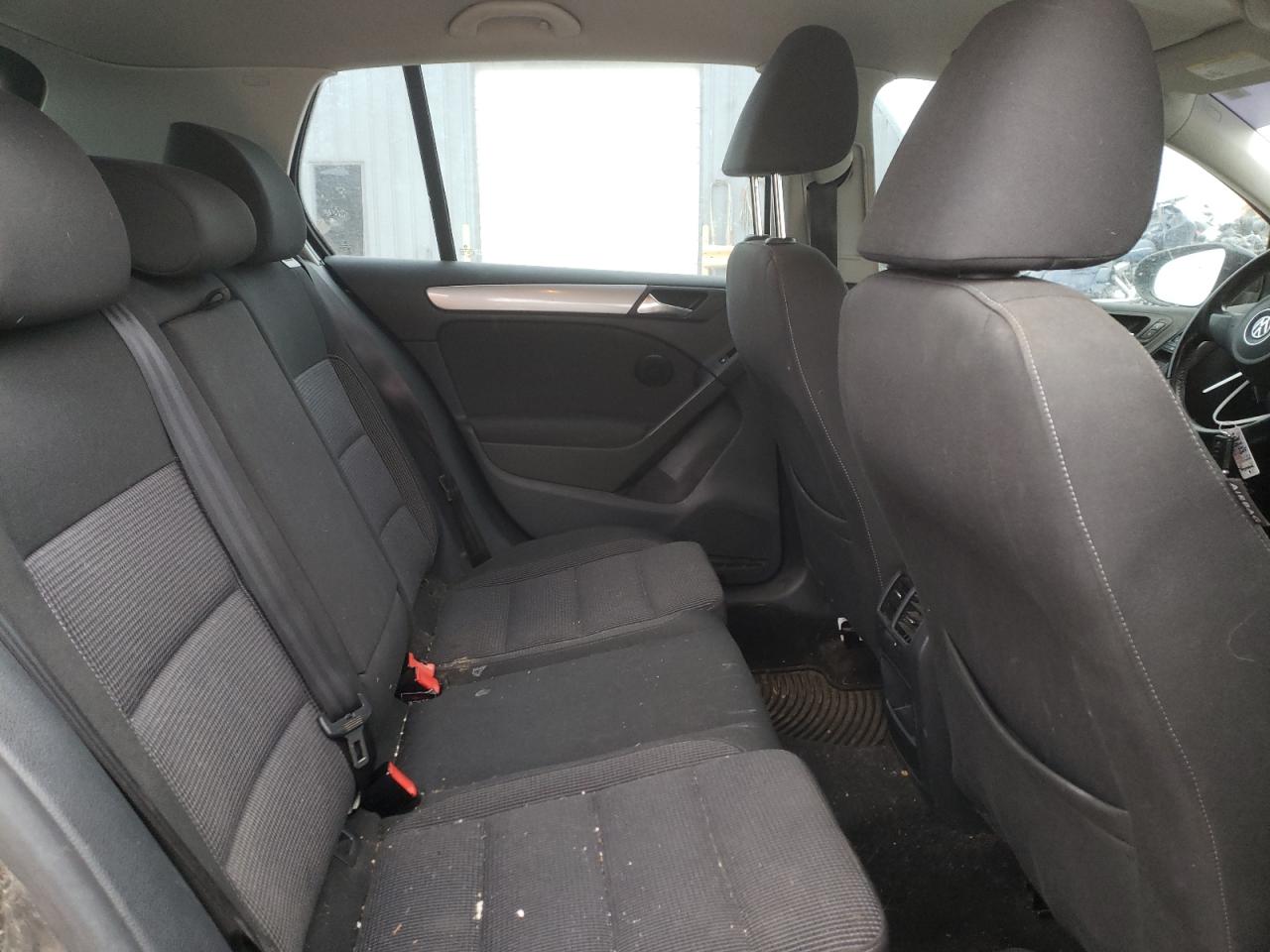 Photo 6 from auction – 2013 VOLKSWAGEN GOLF with VIN WVWDB7AJ2DW041194