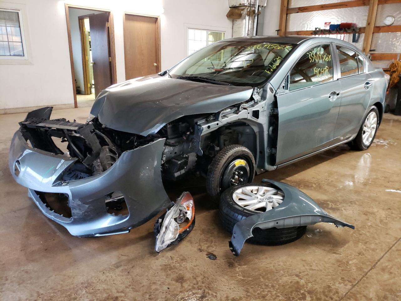 Photo 2 from auction – 2012 MAZDA 3 I with VIN JM1BL1V77C1626624