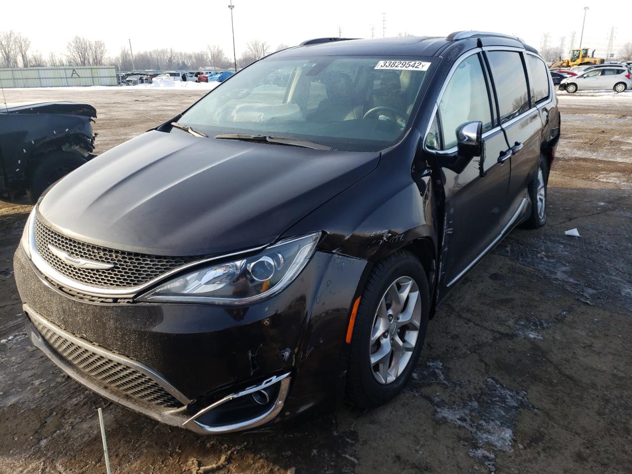 Photo 2 from auction – 2018 CHRYSLER PACIFICA L with VIN 2C4RC1GG4JR330738