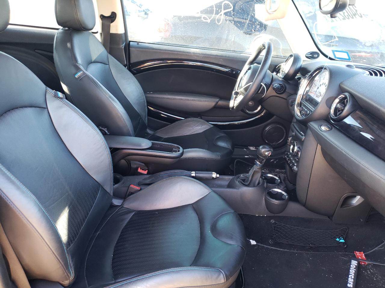 Photo 5 from auction – 2012 MINI COOPER S with VIN WMWSV3C59CT387649
