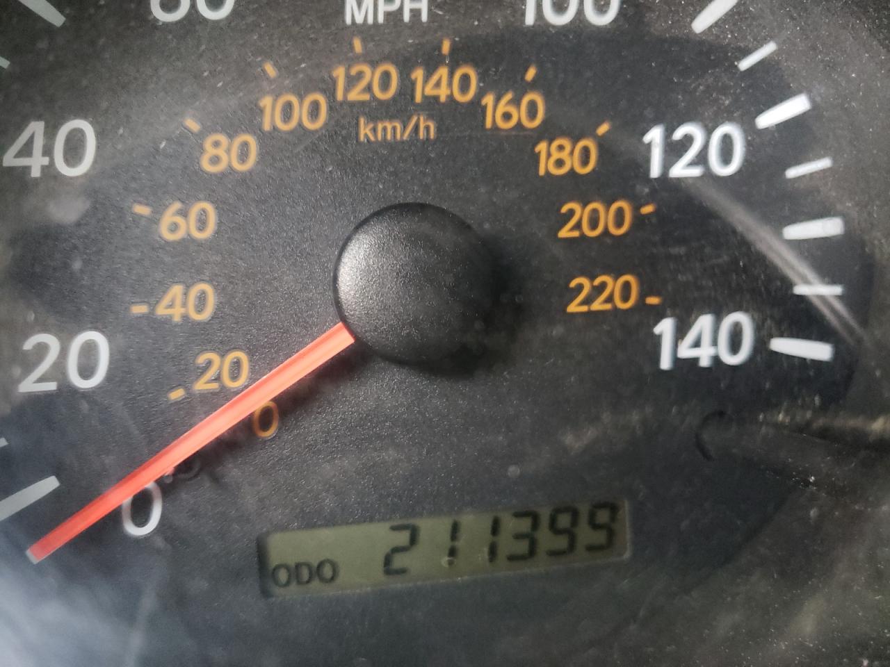 Photo 8 from auction – 2005 TOYOTA HIGHLANDER with VIN JTEEP21AX50124932