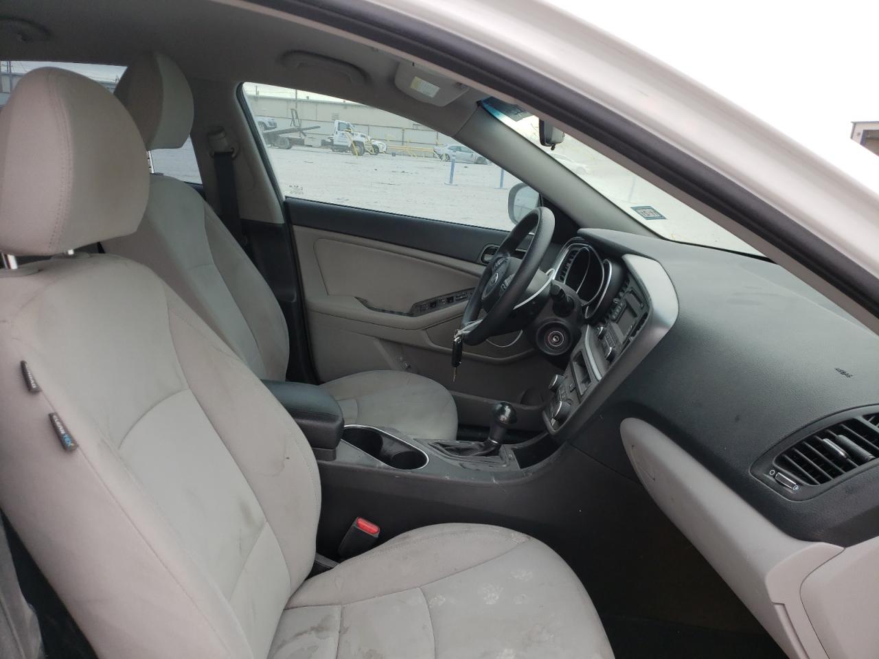 Photo 5 from auction – 2015 KIA OPTIMA LX with VIN KNAGM4A76F5655388