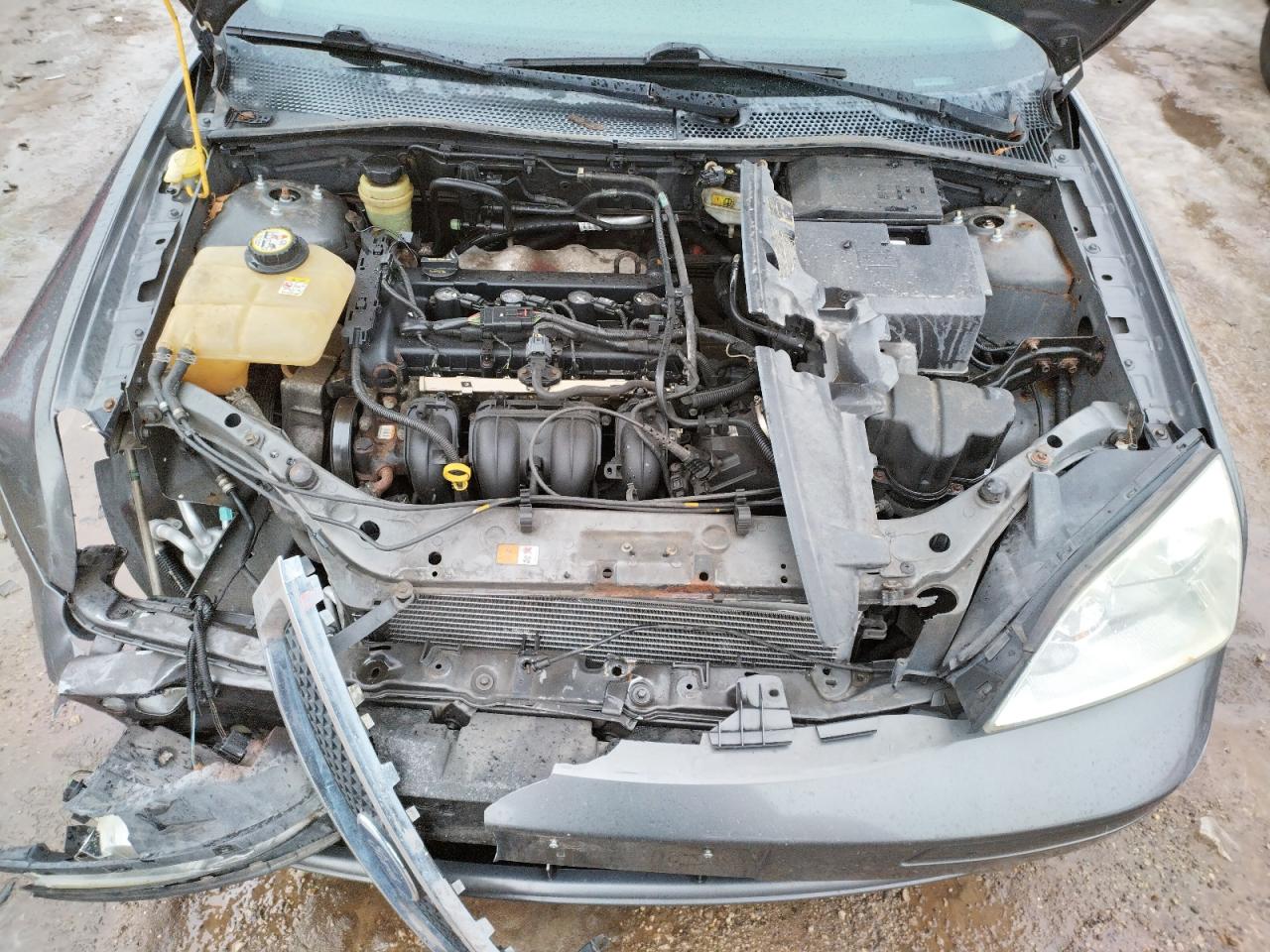 Photo 7 from auction – 2005 FORD FOCUS ZX4 with VIN 1FAFP34N75W285058