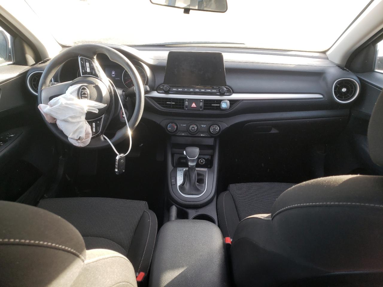 Photo 9 from auction – 2021 KIA FORTE FE with VIN 3KPF24AD1ME264080