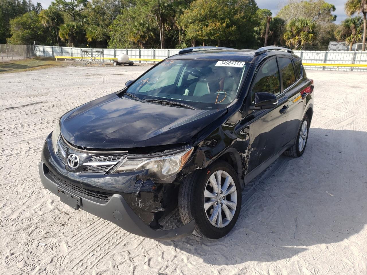 Photo 2 from auction – 2015 TOYOTA RAV4 LIMIT with VIN 2T3DFREV0FW370894