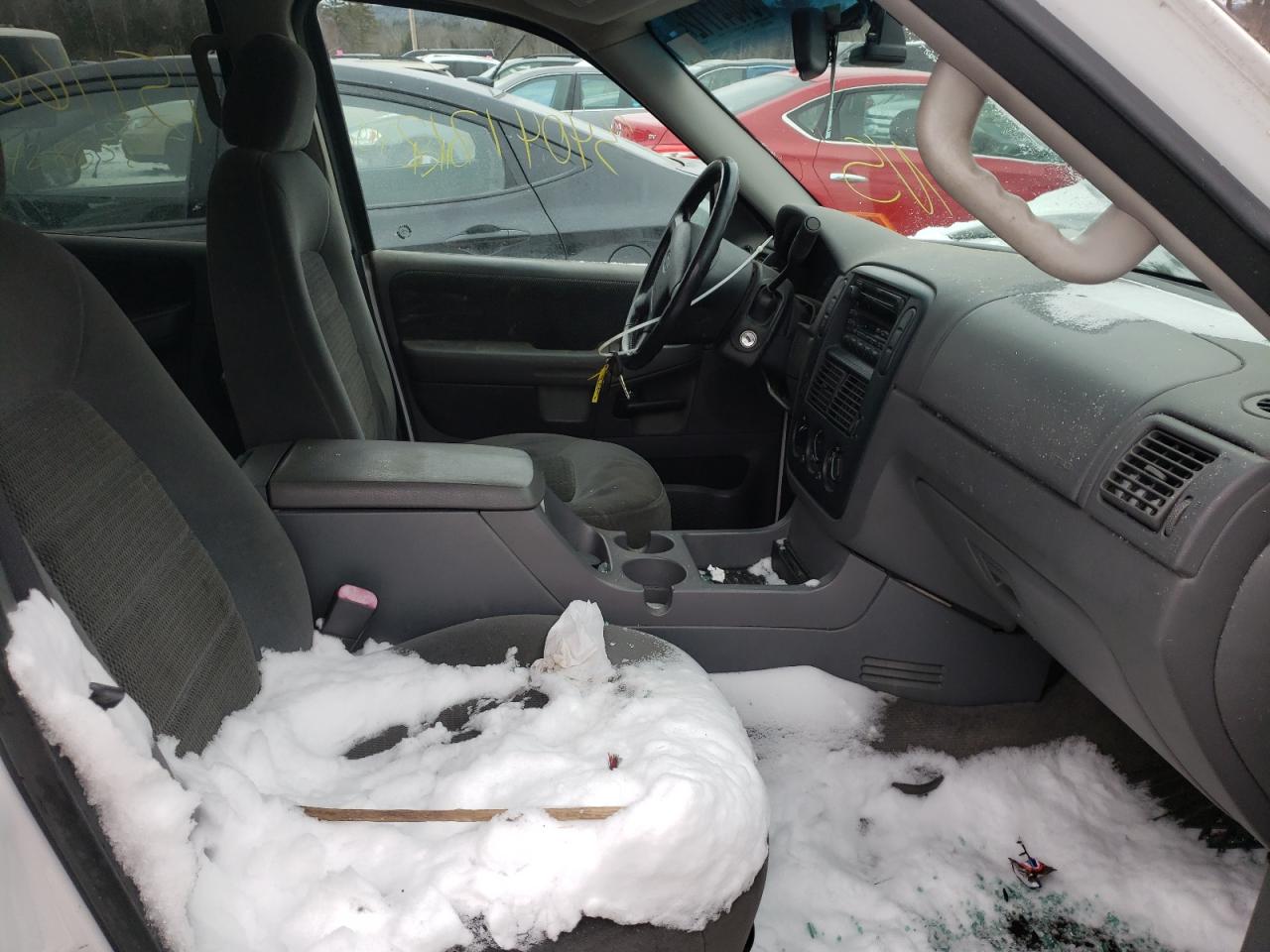 Photo 5 from auction – 2002 FORD EXPLORER X with VIN 1FMZU73W72ZD02111