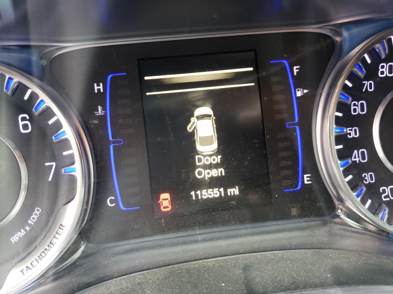 Photo 8 from auction – 2016 CHRYSLER 200 LIMITE with VIN 1C3CCCABXGN114871