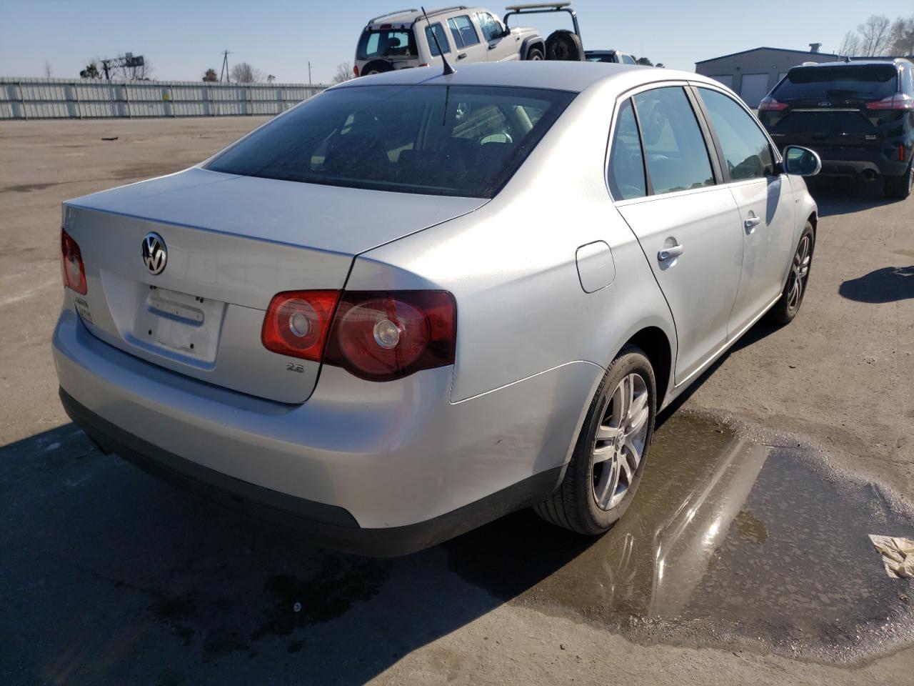 Photo 4 from auction – 2007 VOLKSWAGEN JETTA WOLF with VIN 3VWEF71K07M192683